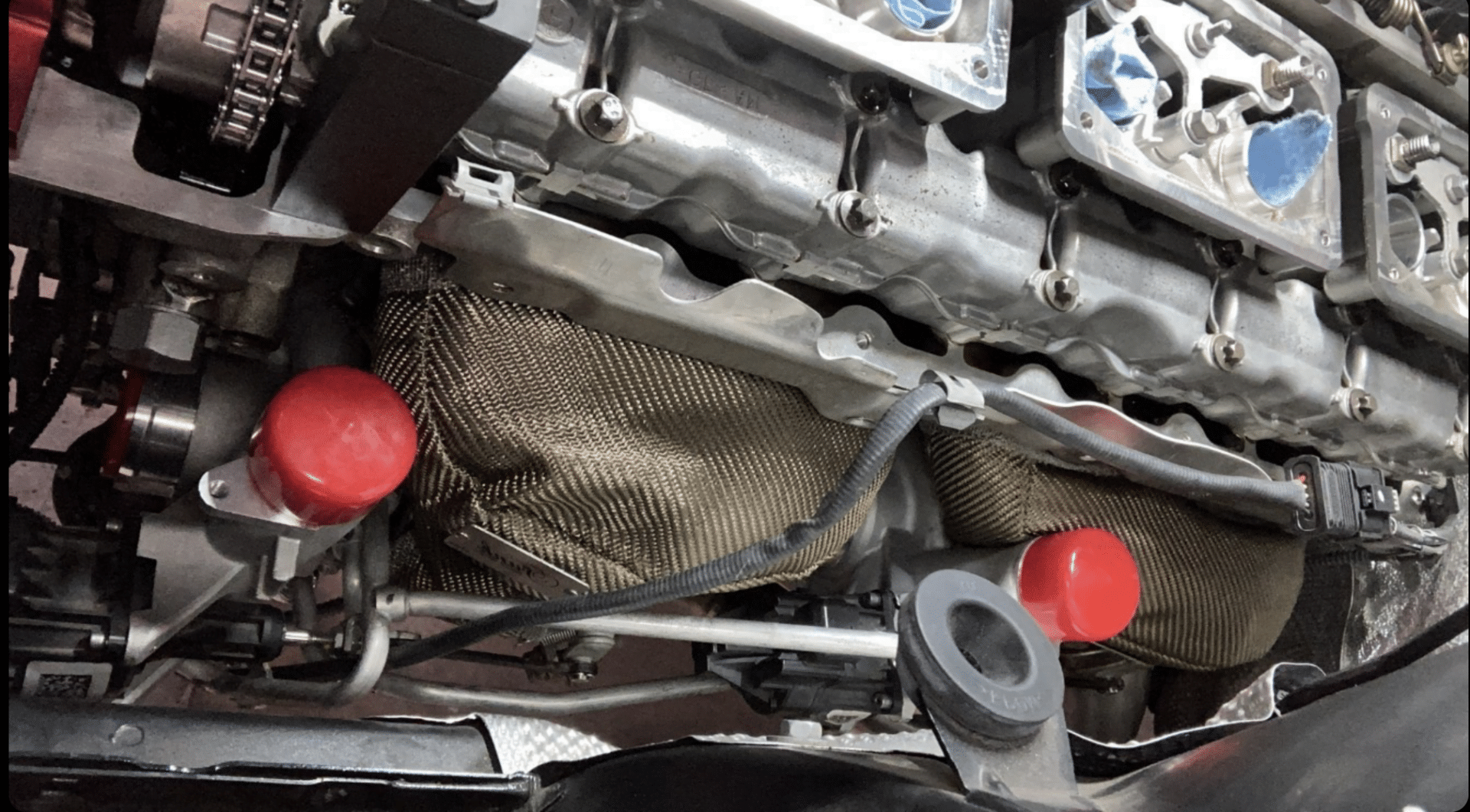 F83 BMW M4 Turbo Blanket