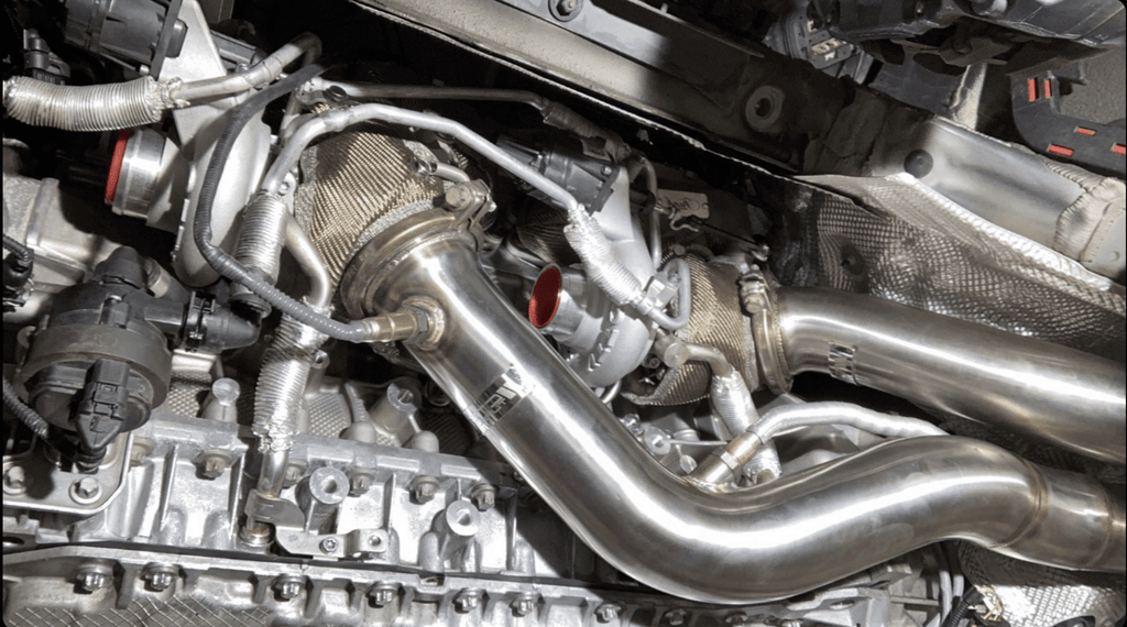 F83 BMW M4 Turbo Blanket