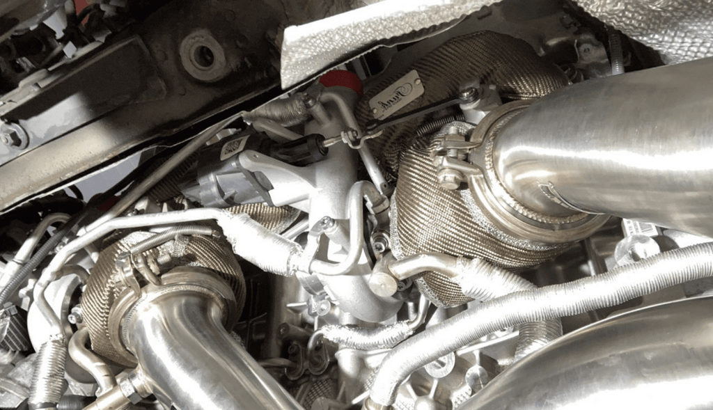 F83 BMW M4 Turbo Blanket